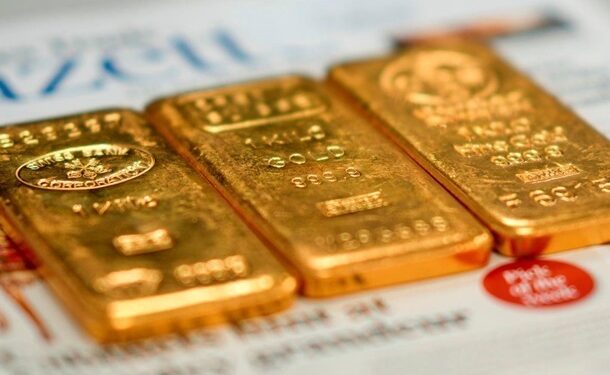 Ціна золота вперше перевищила $3300 за унцію