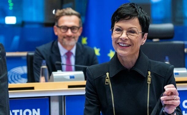 Угорщину слід переконати щодо України – Кос