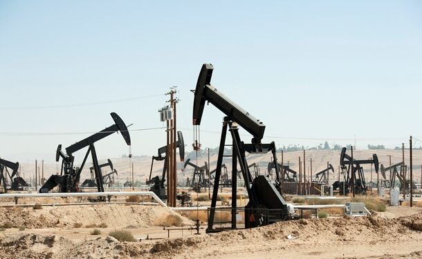 Індія різко наростила імпорт нафти зі США напередодні переговорів