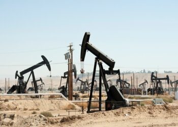 Ціна на нафту впала нижче 60 доларів