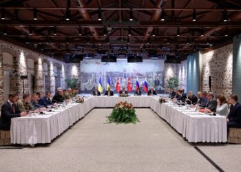 Україна і Росія розпочали переговори у Стамбулі