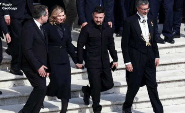 Зеленський прибув на інтронізацію Папи Римського