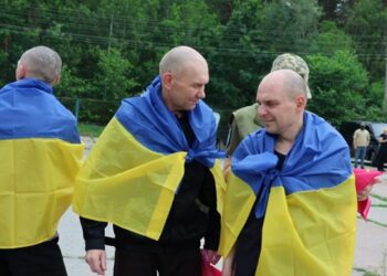 Україна повернула з полону військових і цивільних