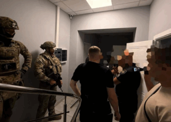 У детективів НАБУ проводять обшуки