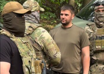 Інвестиції в перемогу: Власник “Доміно” Шухнін передав позашляховик на фронт і закликав бізнес наслідувати приклад