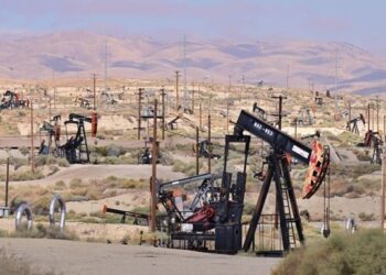 Нафта дешевшає на тлі переговорів щодо України