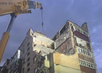 В Хмельницькому під завалами знайшли друге тіло