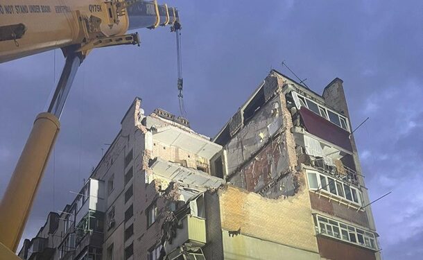 В Хмельницькому під завалами знайшли друге тіло