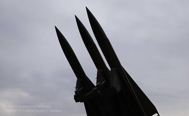 Зеленський озвучив план закриття неба над Україною