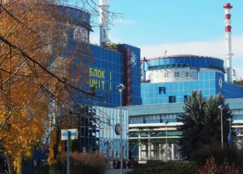 Українські АЕС знизили потужність після нічного обстрілу