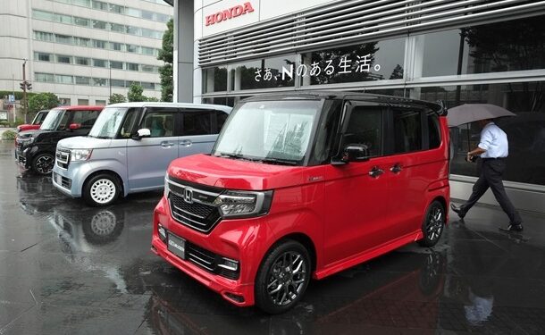 Долар і євро дорожчають на готівковому ринку