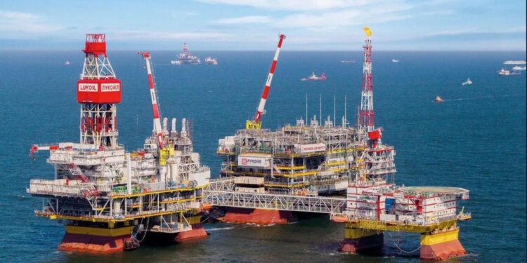 Україна вперше вдарила по нафтовидобутку РФ: зупинена платформа у Каспійському морі, – джерела