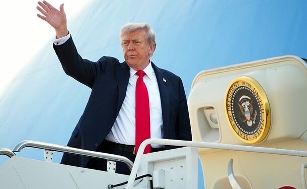 Переговори щодо України: Трамп вилетів у Флориду