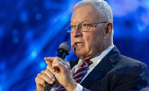 Келлог: Мир в Україні може настати до осені