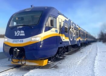 Укрзалізниця змінила розклад для сотень поїздів