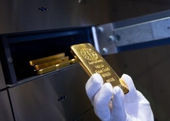 Золото рекордно подорожчало за добу