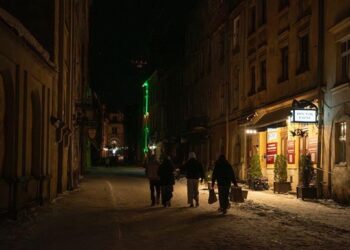 Укренерго повернуло відключення у всіх областях