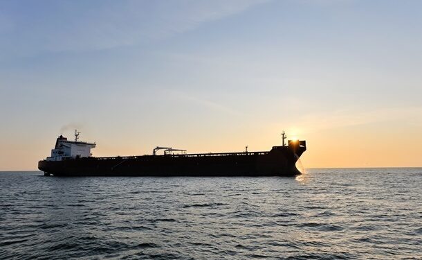 Ціни на нафту знизилися вперше за шість днів