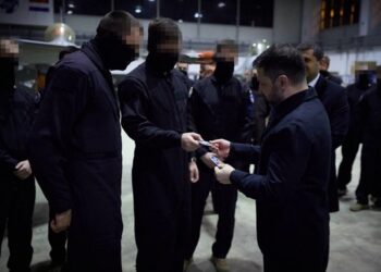 Зеленський у Румунії зустрівся з українськими пілотами F-16