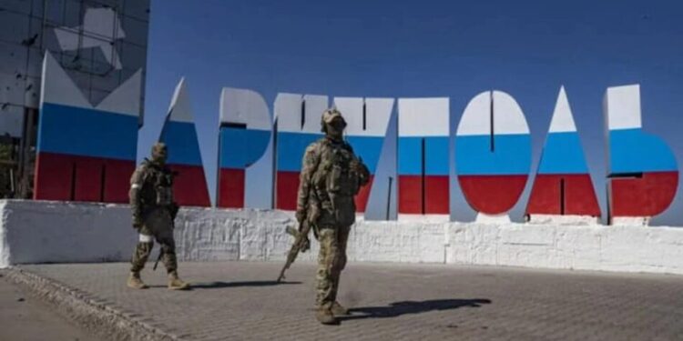 Окупанти різко змінили напрямок руху техніки та БК через Маріуполь – Андрющенко