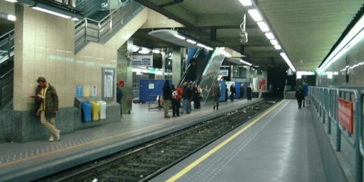 У Брюсселі призупиняли рух поїздів через підозрілі сумки на станції Міді
