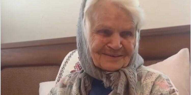 Ольга Фреймут показала кадри з дня народження своєї 91-річної бабусі