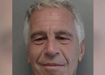 Жертви Джеффрі Епштейна позиваються проти Трампа та Google через витік персональних даних