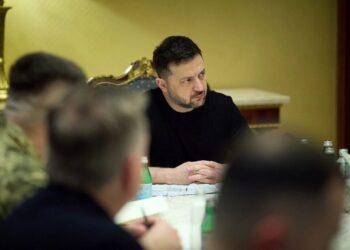 "Є конкретні речі, Україна готова до співпраці": Зеленський зустрівся з відправленими на Близький Схід експертами і розкрив деталі їх роботи