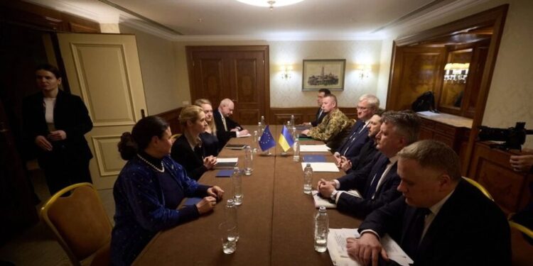 Зеленський і Каллас обговорили рішення для розблокування 90 мільярдів євро допомоги для України