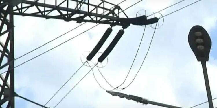 В Україні завтра обмежень світла для населення не буде – лише для підприємств