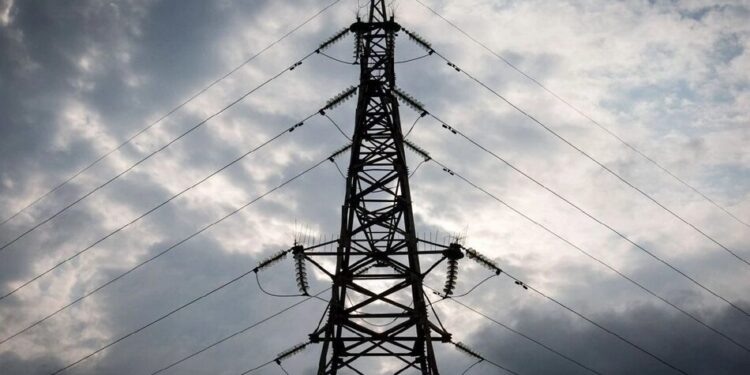 росія атакувала енергетичну інфраструктуру, без світла частина жителів 6 областей, графіки – увечері