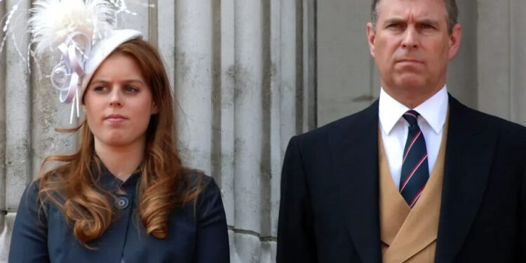 Принцесі Беатріс радять виїхати з Великої Британії через скандал із принцом Ендрю