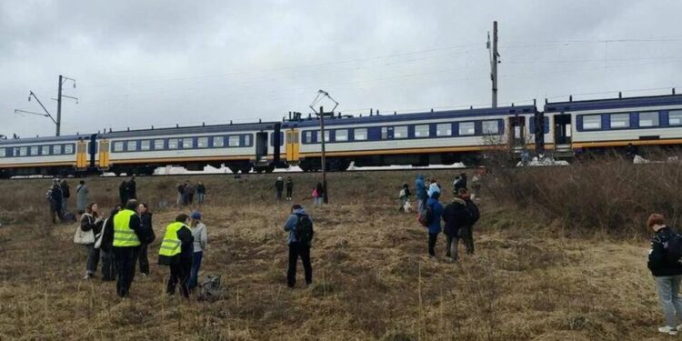 В Україні через масову атаку дронів рф зупинилися потяги з пасажирами