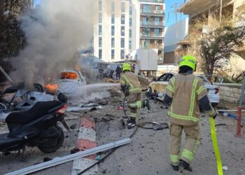 Іран випустив сім хвиль ракет по Ізраїлю менш ніж за 10 годин – що ще відомо про ситуацію на Близькому Сході