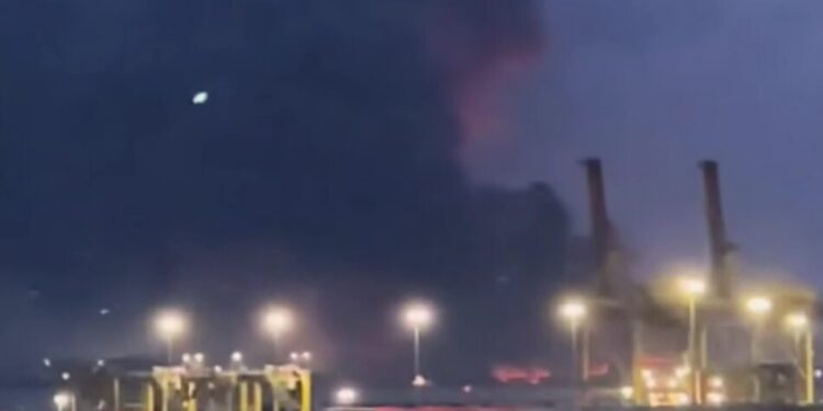 Дрони в черговий раз атакували ленінградську область та порт усть-луга