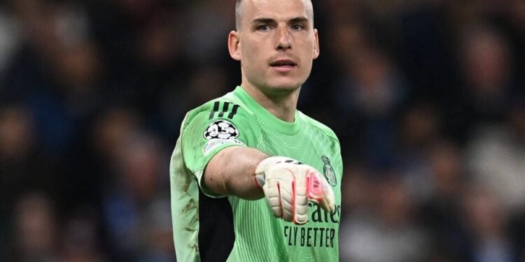 Технічне рішення – ЗМІ розкрили причину не виклику Луніна на матчі плей-оф ЧС