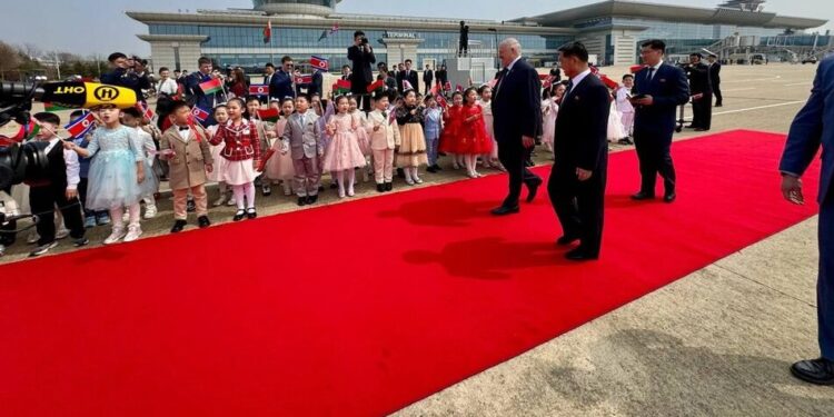 лукашенко прибув до КНДР для зустрічі з Кім Чен Ином – планують підписати "договір про дружбу"