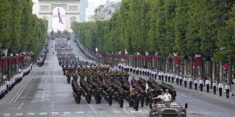 Війни в Україні та Ірані змусили Францію переглянути свої військові плани – Politico