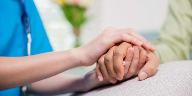 Іспанка пішла з життя через евтаназію після тривалої боротьби у суді з батьком