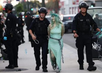 У Лос-Анджелесі затримали десятки протестувальників після мітингу проти Трампа