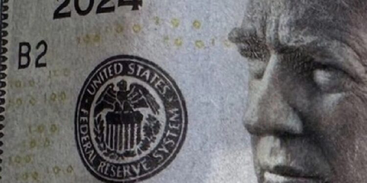 Підпис Трампа з'явиться на доларових банкнотах на честь 250-річчя США