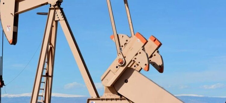 Трейдери зробили ставки на нафту на $580 млн за 15 хвилин до заяви Трампа про переговори з Іраном – FT