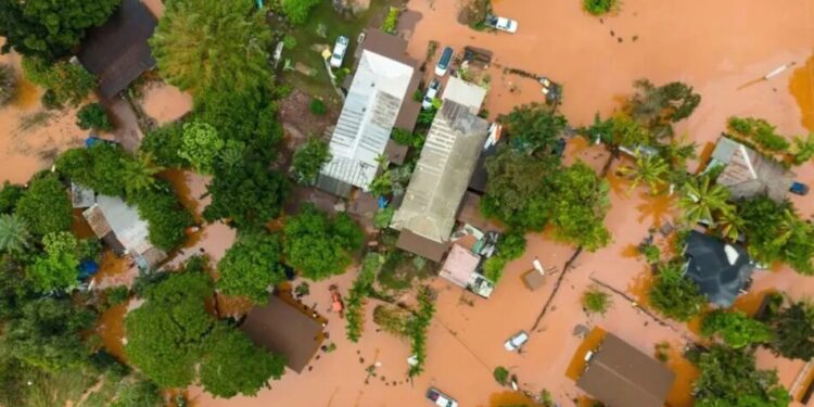 На Гаваях сталася рекордна повінь після злив, які здивували навіть метеорологів