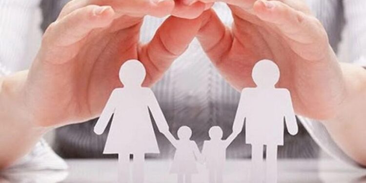 Опікуни, прийомні батьки чи ДБСТ: хто може доглядати дітей без батьківської опіки