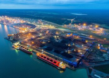 Російські порти на Балтиці знову призупинили відвантаження нафти після атаки дронів – Reuters