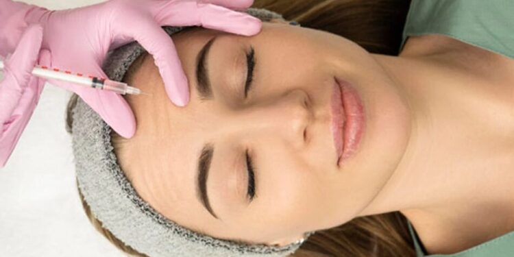 У Франції засудили українку за "нелегальні" ін'єкції ботоксу в підсобному приміщенні салону краси