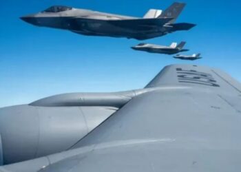 Біля резиденції Трампа знову тривога в небі, американські винищувачі перехопили літак