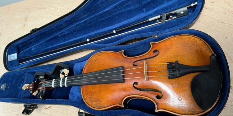 З України до Нідерландів намагалися незаконно вивезти скрипку XVIII століття