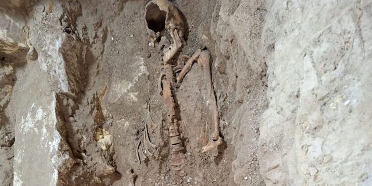 Археологи знайшли останки легендарного д’Артаньяна – ЗМІ