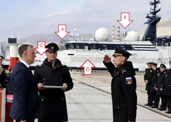 У новоросійську зафіксували російське судно з протидроновим захистом "мангалом"